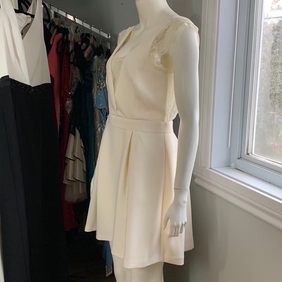 BCBG Generation Scalloped Lace White Dress New 170$ Medium 10 us - Picture 7 of 8